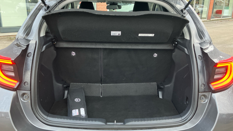 Toyota Yaris 1.5 Hybrid Design 5dr CVT Hybrid Hatchback